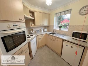 Kitchen- click for photo gallery